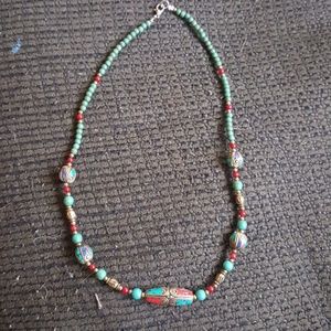 Stunning Vintage necklace with stoned detail